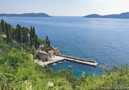 Vue sur le port de Trsteno