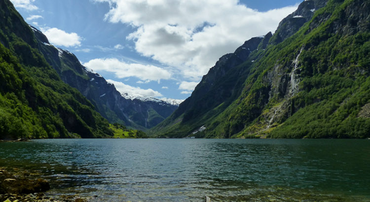 Naeroyfjord vers Gudvangen